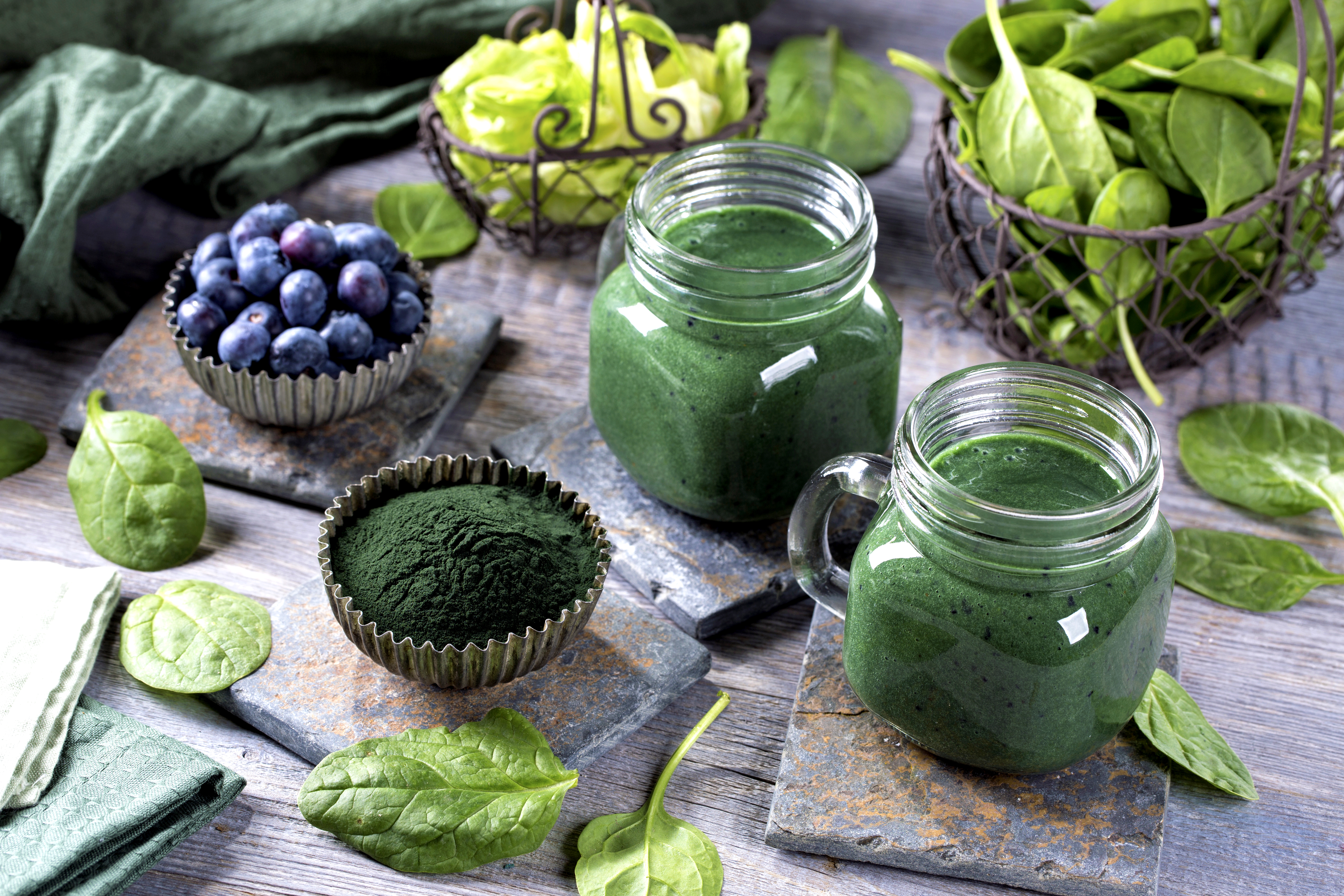 https://goodfoods.coop/wp-content/uploads/2020/01/green-smoothie-powder-spinach-greens-blueberries.jpg